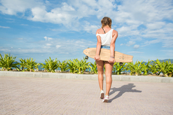 Longboard Mädchen Frau Pintail Sonne 